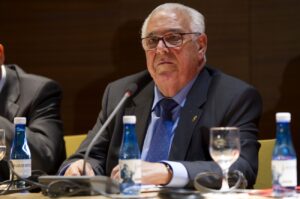 Auf der Pressekonferenz während der Cevisama verkündete der Präsident des Verbandes Spanischer Fliesenhersteller ASCER, Isidro Zarzoso, die Export- und Umsatzzahlen des spanischen Fliesensektors. Foto: Tile of Spain