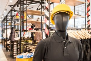 Neu in den drei Niederlassungen sind die Workwear-Shops, die moderne, wetterfeste und funktionale Arbeitskleidung bieten. 