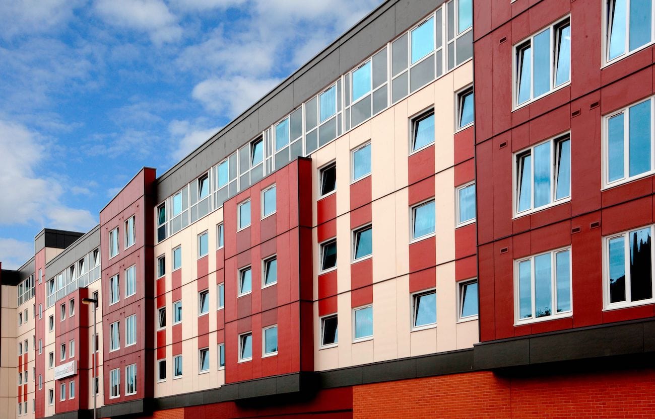 Gekonnt gesetzte architektonische Effekte sorgen auch im mehrgeschossigen Wohnungsbau für einen ausdrucksvollen Look auf der Fassade