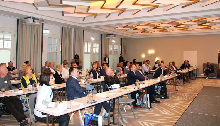 Starke Gemeinschaft: Die Teilnehmer des diesjährigen Markenmeetings in Hamburg.