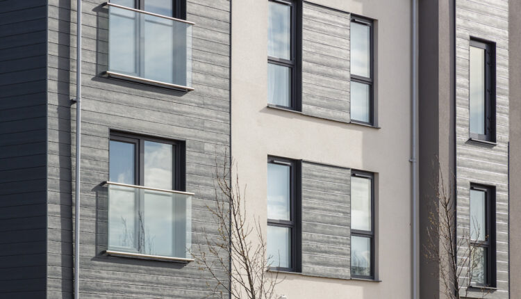VL Plank Fassadenplatten sind eine echte Alternative zur Holzfassade. Sie überzeugen durch ihr natürliches Aussehen und sind von echtem Holz praktisch nicht zu unterscheiden. Bildnachweis: James Hardie Europe GmbH