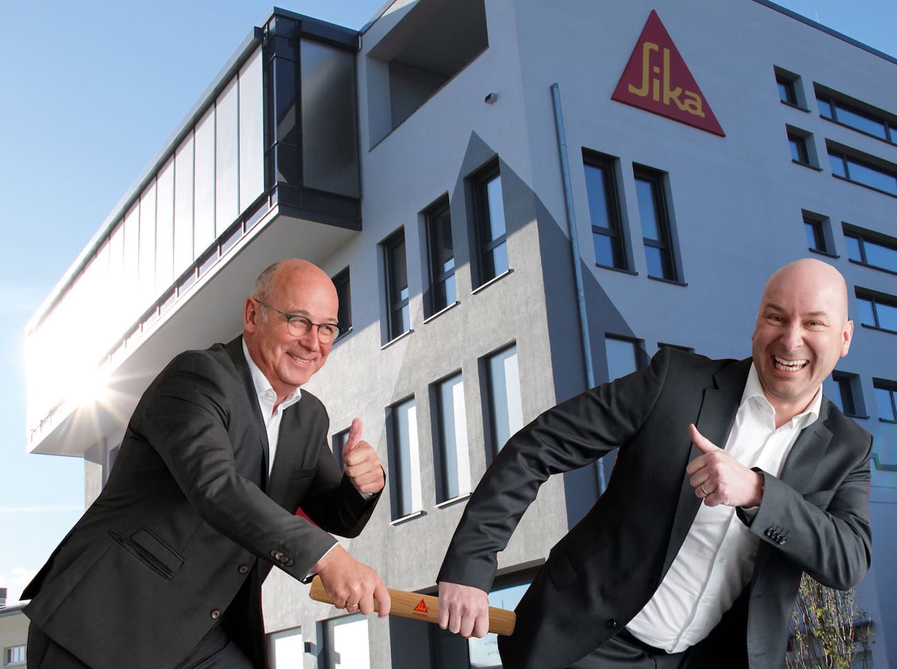 Werner Schwerdt (links) beendet nach über 30 Jahren bei Sika zum 30. Juni seine berufliche Tätigkeit und übergibt an Ralph Spielmann. © Sika Deutschland GmbH