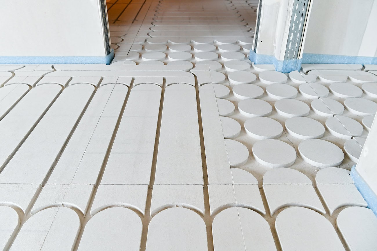 Für Türdurchgänge oder bei schrägen Grundrissanordnungen gibt es das Element fermacell® Therm25 rund.