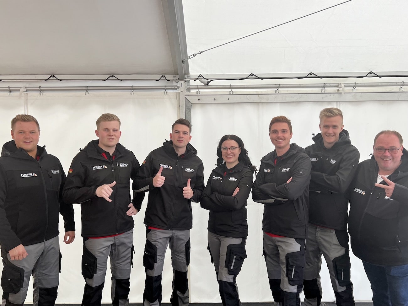 Das Team der Fliesen-Nationalmannschaft trainiert im August bei Blanke Systems in Iserlohn. Foto: Fliesen-Nationalmannschaft