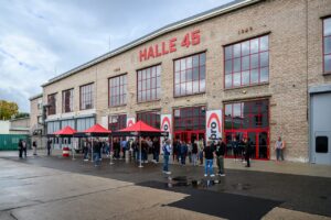 Stylische Location: Die Historische Halle 45, Mainz. 