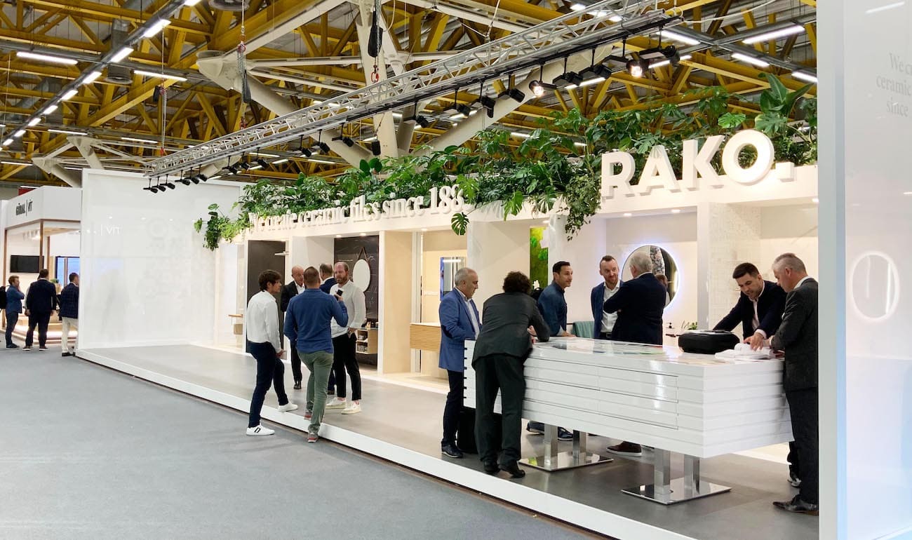 An dem Rako-Messestand auf der Cersaie 2022 in Bologna waren Neuheiten und intensive Fachgespräche während der gesamten Messe geboten