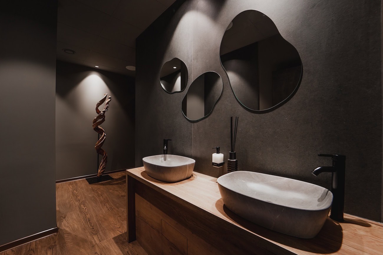 Fliesen von Panaria Ceramica in Zement-Optik in Fitnessstudio