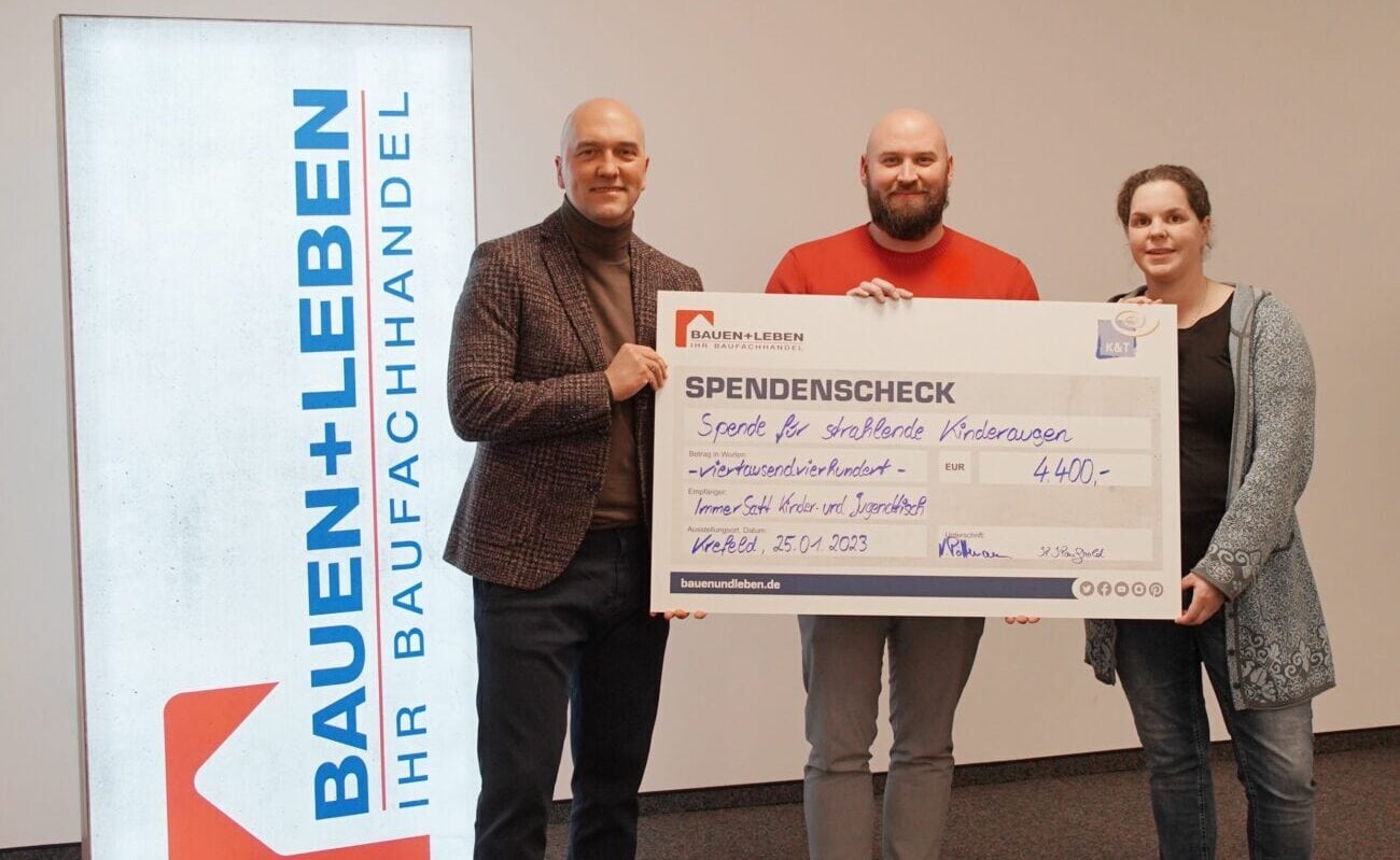 Spendenuebergabe Bauen + Leben an den Verein Immersatt in Duisburg