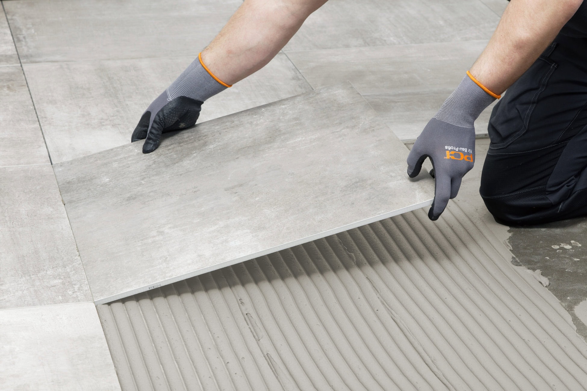 Der neue Schnellkleber PCI Nanorapid beschleunigt die Arbeitsabläufe und steigert den Verarbeitungskomfort Foto: PCI