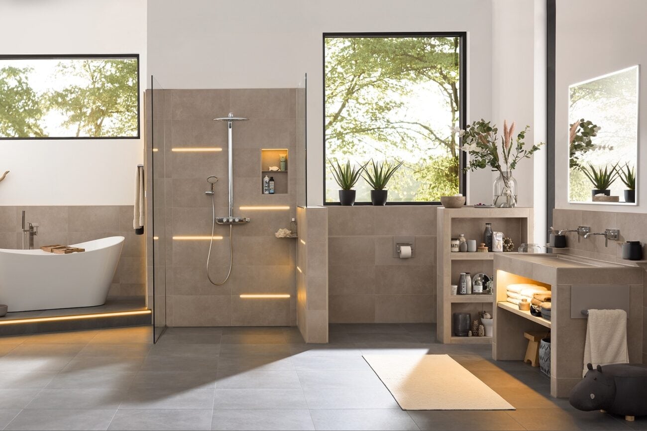 Ein Badezimmer zum Wohlfühlen: Mit den Schlüter-Systemlösungen entstehen von der bodengleichen Dusche bis zum individuellen Waschtisch elegante undkomfortable Badezimmer aus einer Hand 