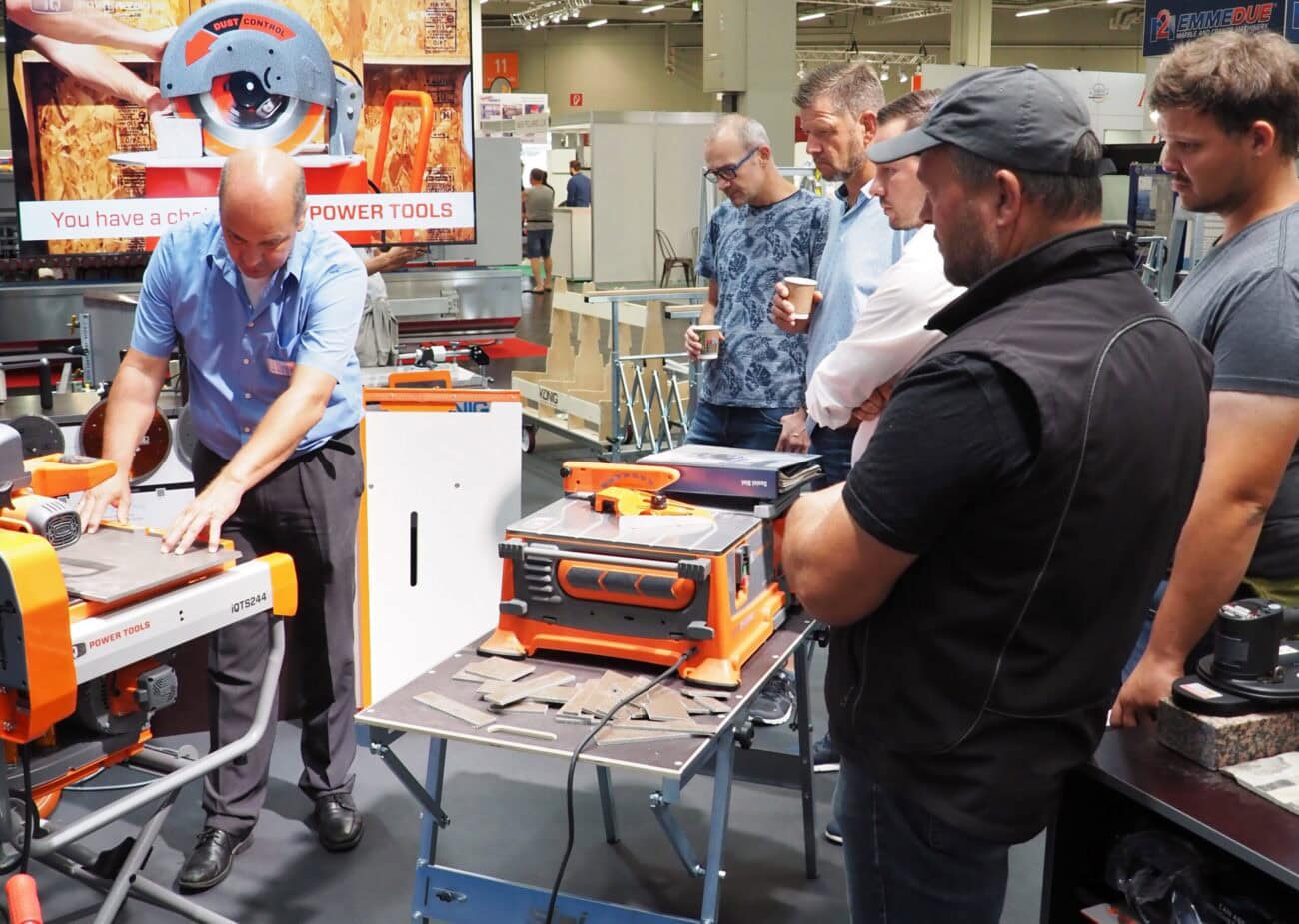Einer von zahlreichen zu den König-Fachtagen erwarteten Markenpartnern: IQ Powertools wird das komplette Trockensäge-Programm des Unternehmens vorführen – wie hier am König-Messestand auf der StoneTec 2022