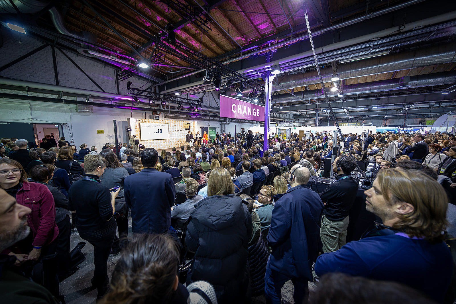 Großer Andrang zu den Vorträgen, ThemenTalks und Präsentationen: Das Klimafestival-Programm wurde von den Besuchern begeistert angenommen. Foto: Heinze GmbH
