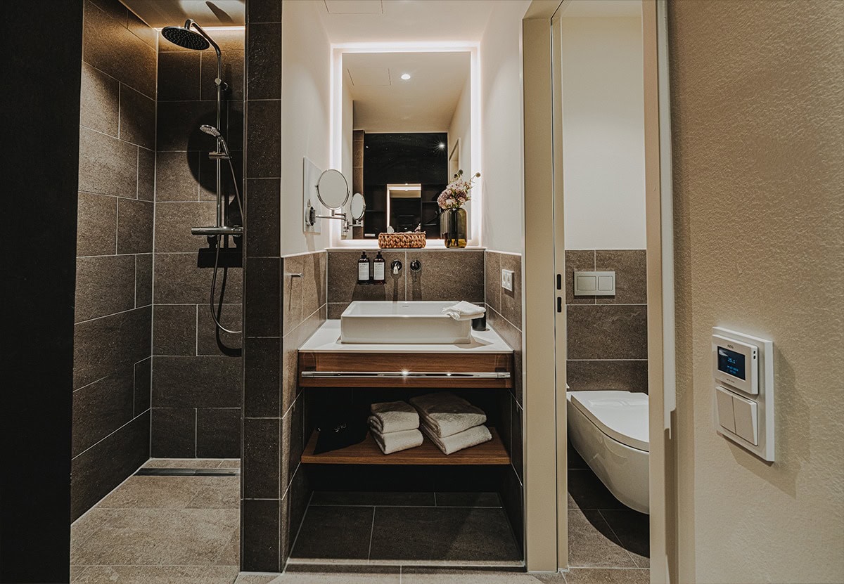 Alles aus einer Hand: In den 100 Zimmern und Suiten des neuen Design Hotels kam eine Vielzahl der Botament Nass- und Feuchtraumlösungen zum Einsatz.Foto: HIIVE Hotels Group GmbH