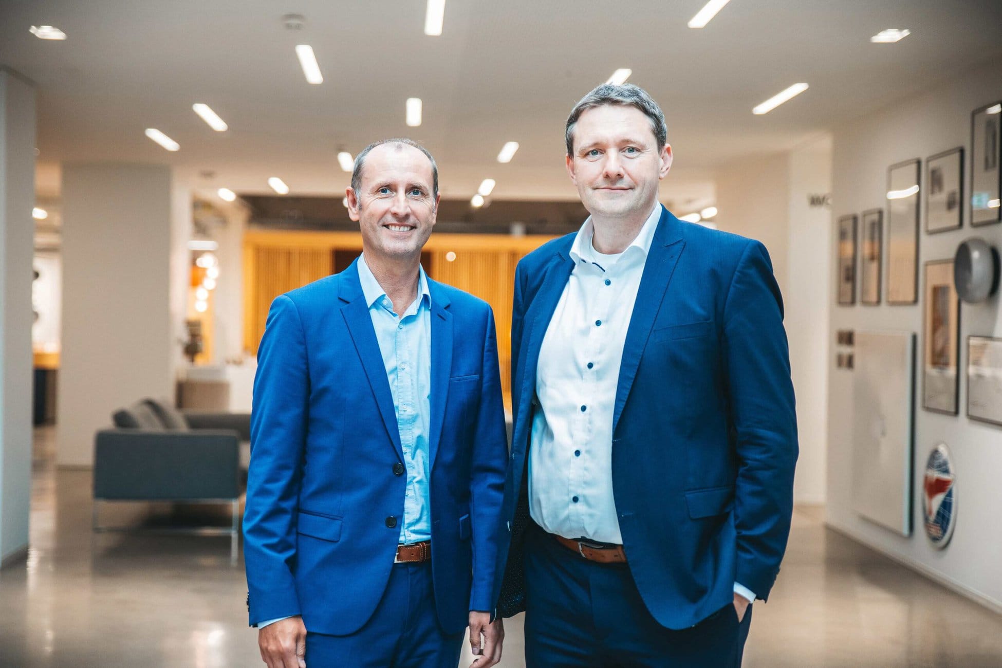 Von links: Markus Maedje, Vertriebsleiter International bei Bette; Tobias Mehlsam, Leitung Projektgeschäft National/International bei Bette. Foto: Bette