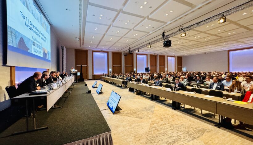 Blick in den gut gefüllten Veranstaltungssaal in Wien. Alle Fotos: Redaktion