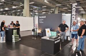 Ganz am Ende von Halle 12b untergebracht und doch am Schluss der Messe zufrieden: Bauchemiehersteller Kerakoll, der voll auf das Thema Nachhaltigkeit setzt.