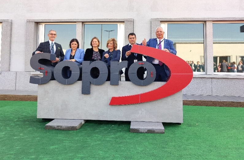 Michael Hecker und Andreas Wilbrand mit der Unternehmerfamilie Squinzi, den Inhabern von Mapei. Alle Fotos: Redaktion