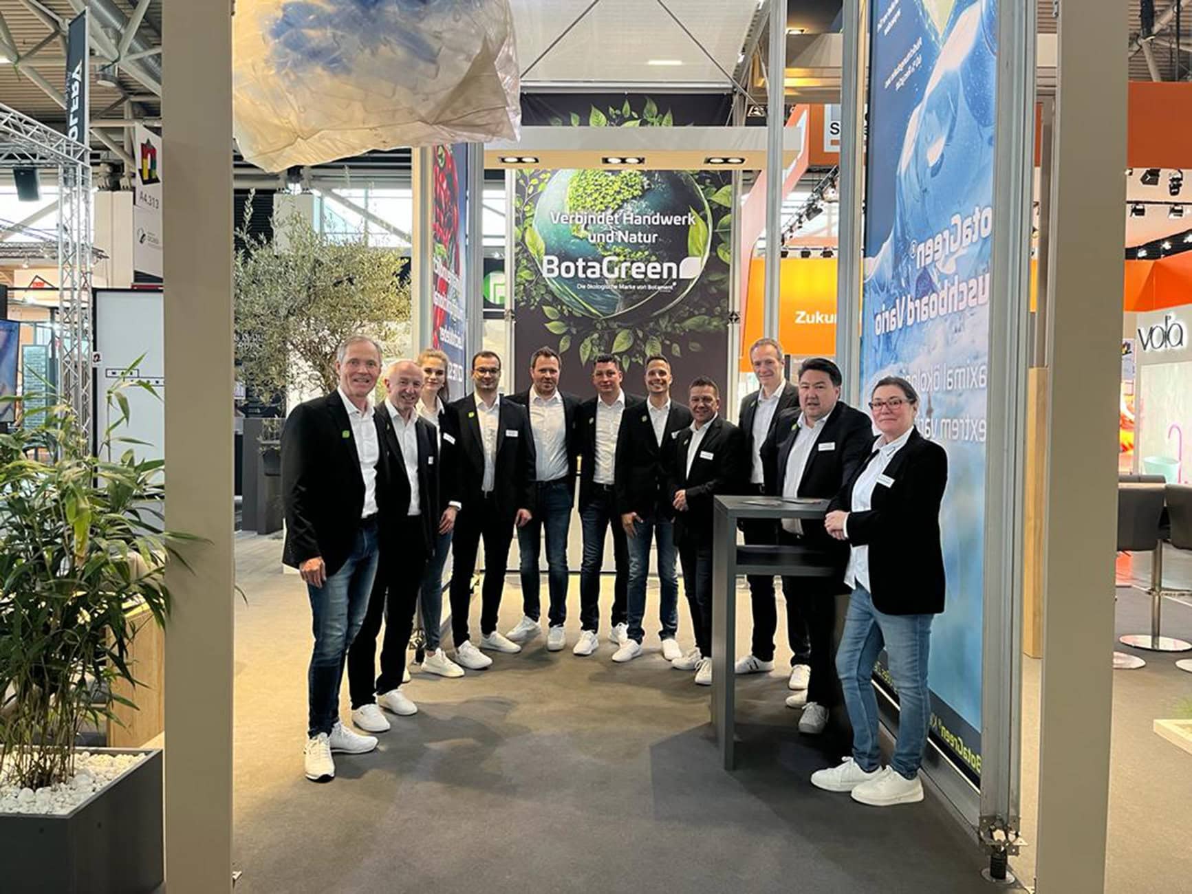 Das Botament-Team auf der BAU 2023. Auch 2025 setzt Botament bei Messe auf die Präsentation von BotaGreen