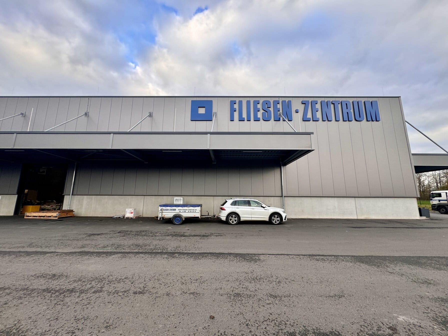 Blick auf das neue Losgitik-Zentrum in Föhren. Alle Fotos: Redaktion