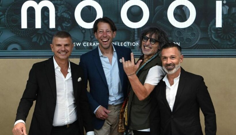 Foto: ABK. Von links: Alessandro Fabbri Managing Director Sales & Marketing ABK Group, Arjen Stege Marketing Manager MOOOI, Paolo Ferrari Creative Director ABK Group, Cristian Nizzoli Marketing Manager ABK Group