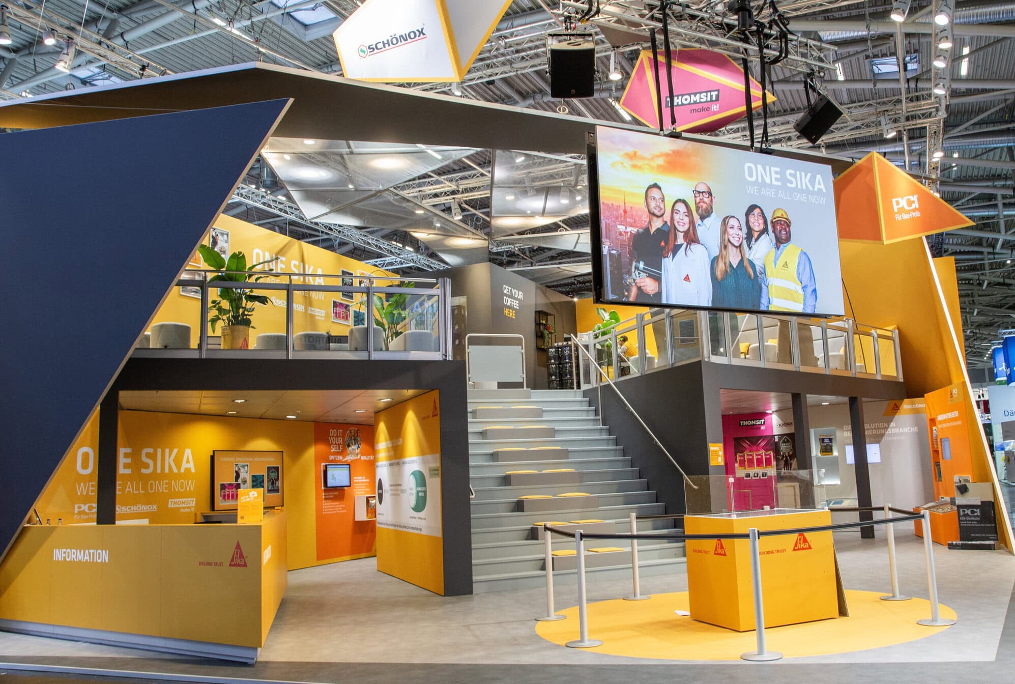 ONE Sika steht auch für Markenqualität unter einem Dach. Auf dem Handelsstand präsentierten sich unter der Dachmarke Sika die Produktmarken PCI, SCHÖNOX und THOMSIT. © Sika Deutschland