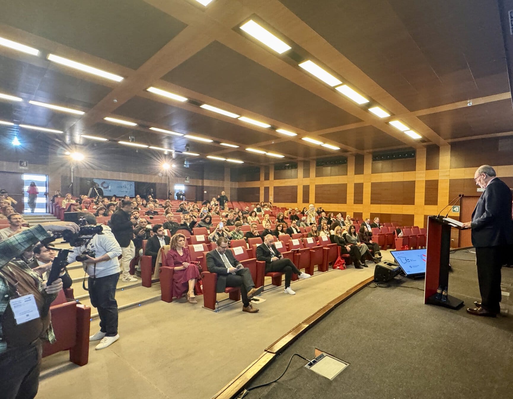 Im Rahmen der Cevisama-Messe präsentierte Tile of Spain auf einer internationalen Pressekonferenz seine aktuellen Branchenkennzahlen. Foto. Redaktion