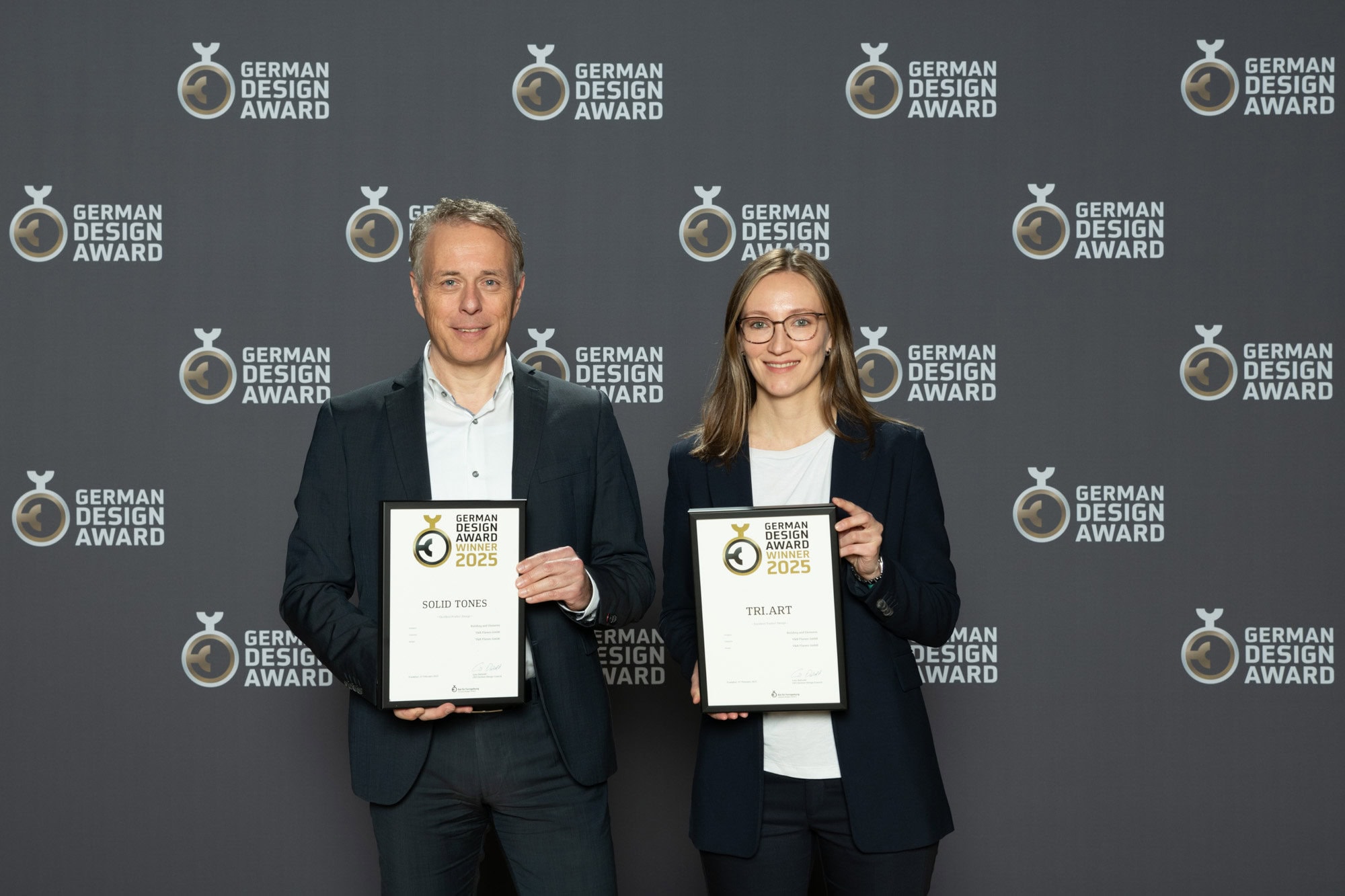 Li. Carsten Johann, Leitung Produkt Management, V&B Fliesen GmbH Re. Irene Bever, Produktmanagerin Retail, V&B Fliesen GmbH