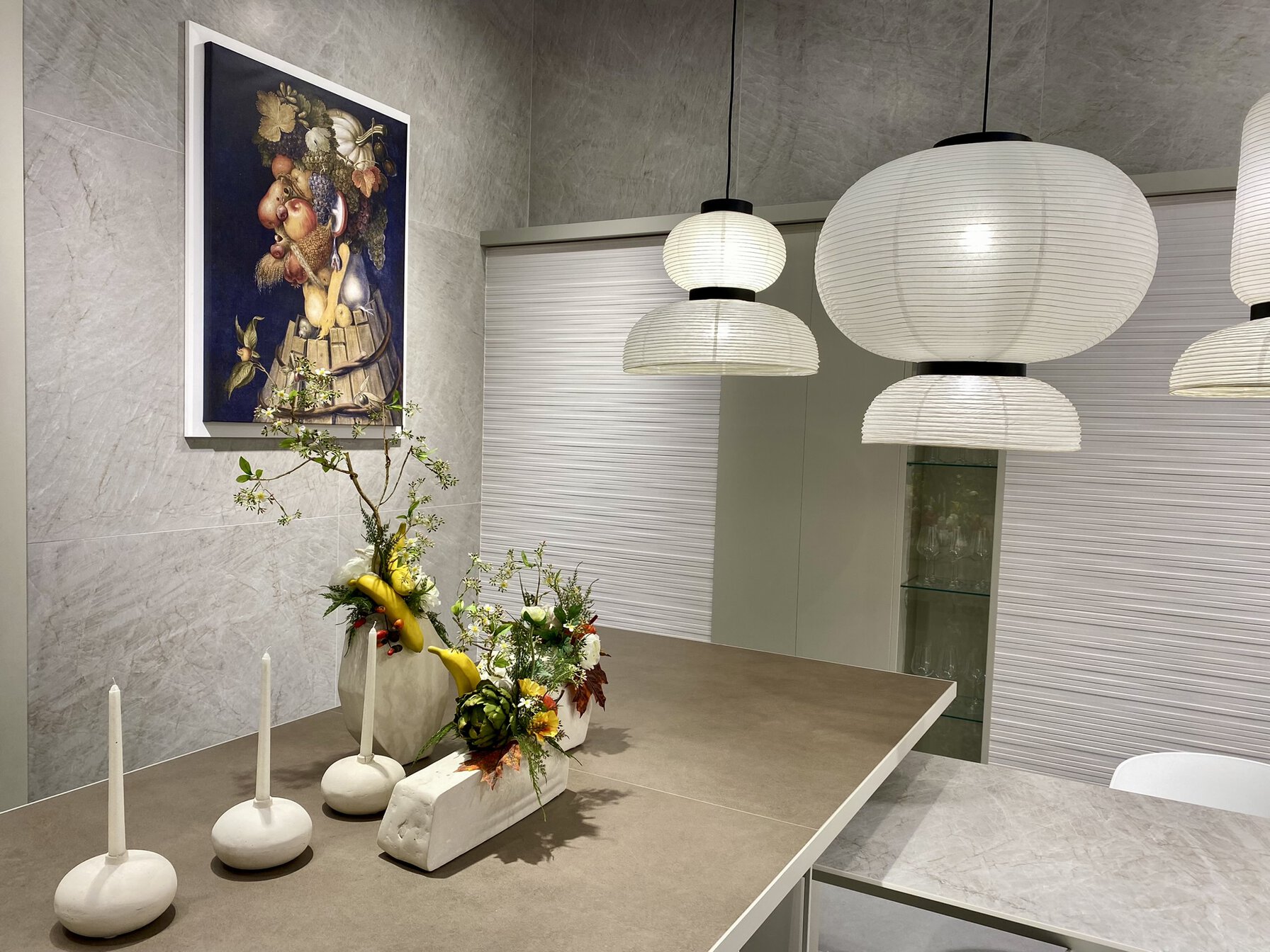 Vives experimentiert mit verschiedenen Materialien und Formen in Kombination, Foto: Redaktion