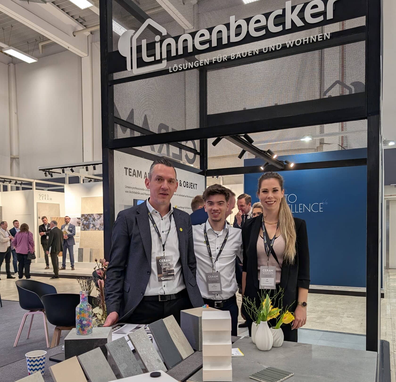 Das Team Objekt & Architektur kümmert sich Standortübergreifend um die Projektakquise: (v.l.) Leiter Sven Engehausen, Objektberater Leon Jakovljevic und Außendienstlerin Jill Liske.