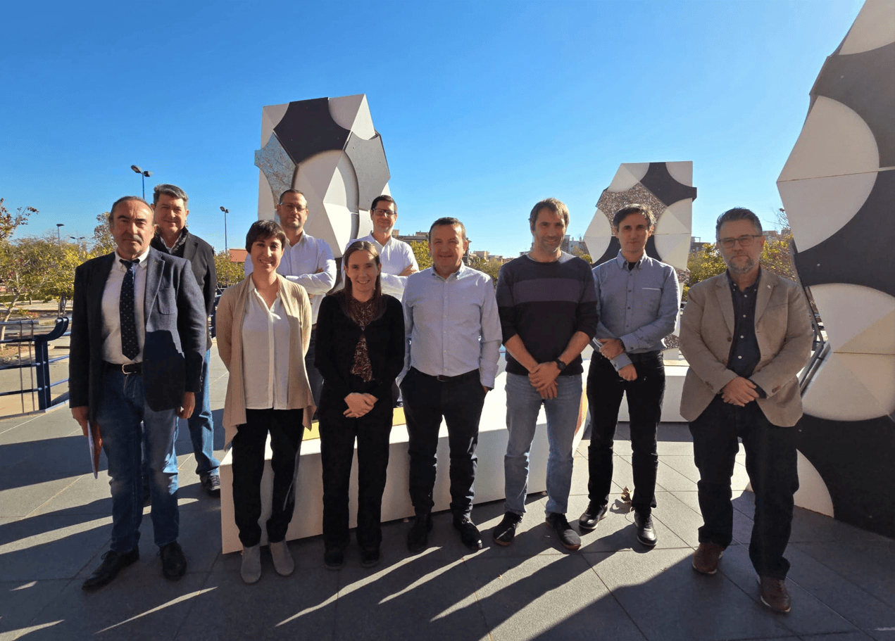 Treffen von Experten für künstliche Intelligenz und keramische Produkte im Institut für Keramiktechnologie, Foto: ITC