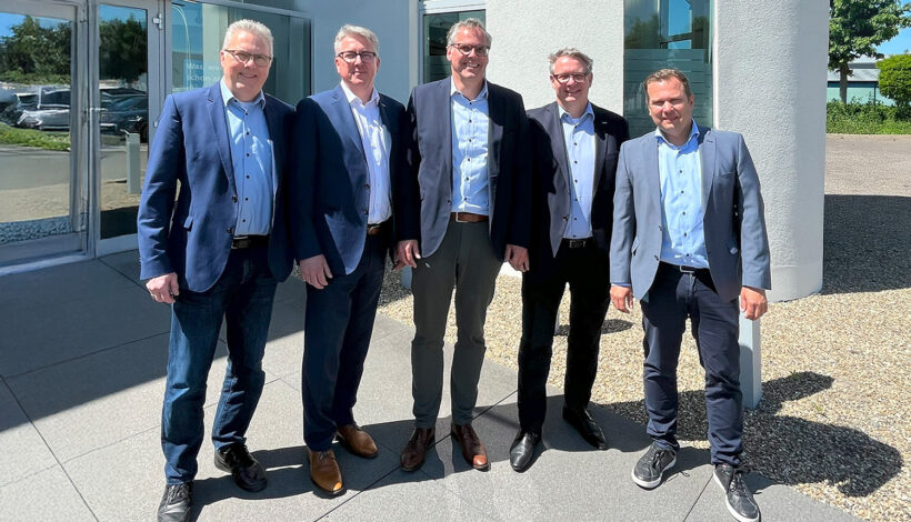 von links nach rechts: Jochen Zimmermann (Ardex), Thomas Seifert (wedi), Dirk Tolksdorf (Ardex), Fabian Rechlin (wedi), Markus Stolper (Ardex)