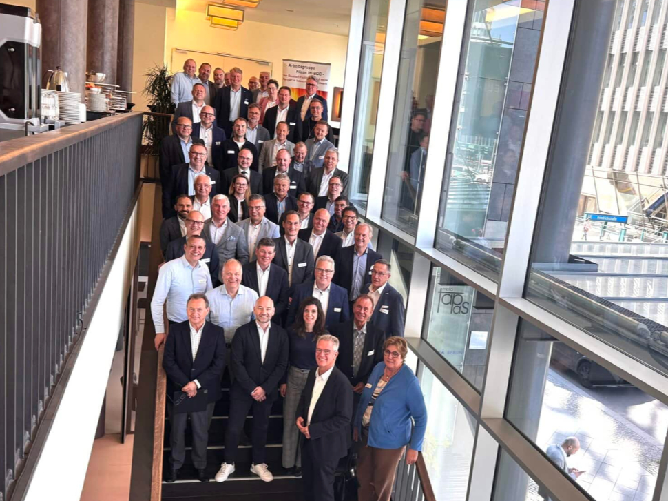 Auch das große Gruppenbild der AG Fliese Mitglieder hat inzwischen in Berlin Tradition. Alle Fotos: Redaktion