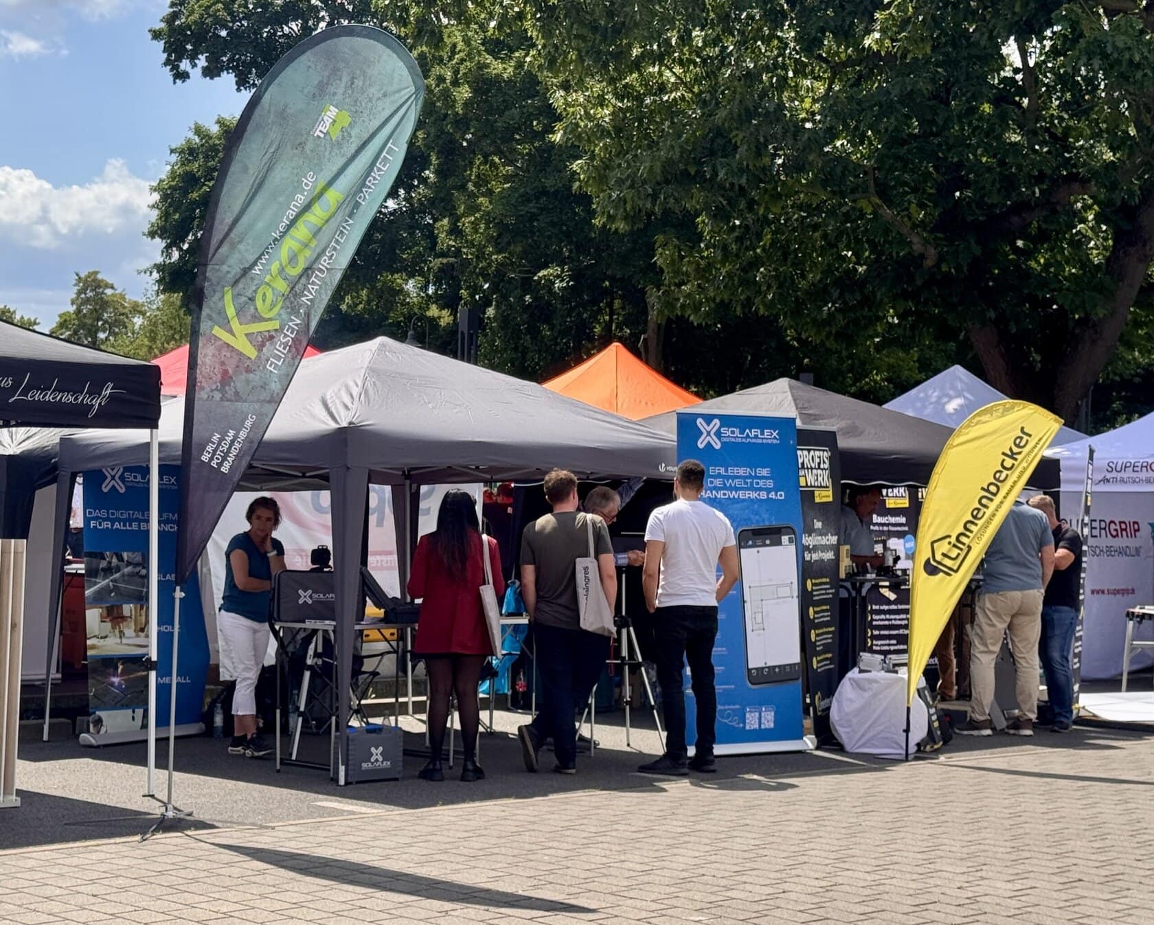 Auch zahlreiche Fachhändler aus Berlin und Umgebung waren bei den Fliesentagen vor Ort.