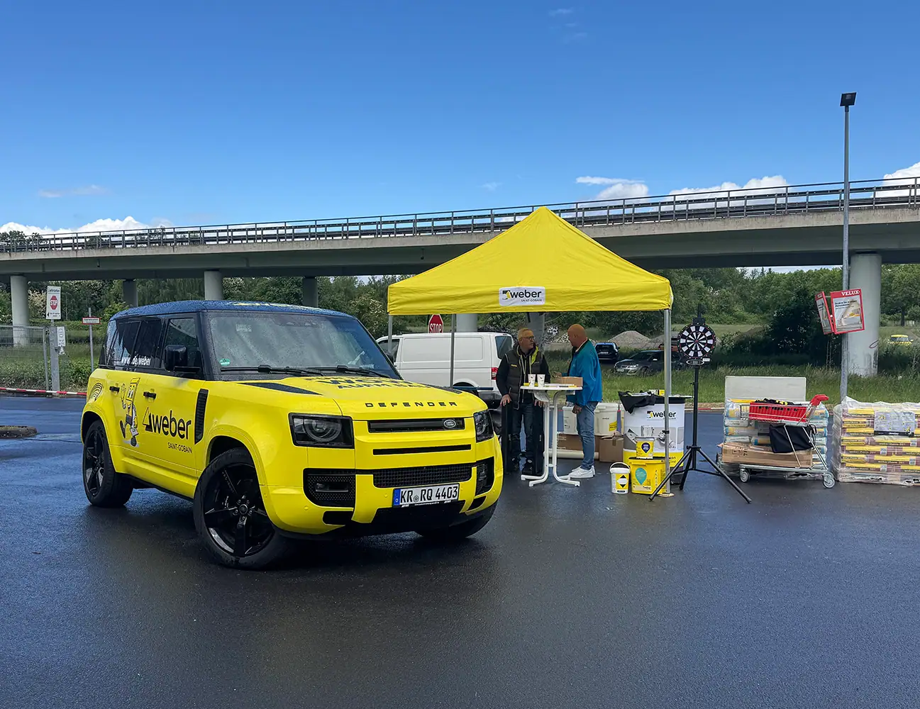 Die Weber Roadshow „Fliese 2025“ tourt im Sommer mit 19 Stopps quer durch Deutschland – von Kassel über das Rheinland und den Süden bis nach Mitteldeutschland. Foto: Saint-Gobain Weber