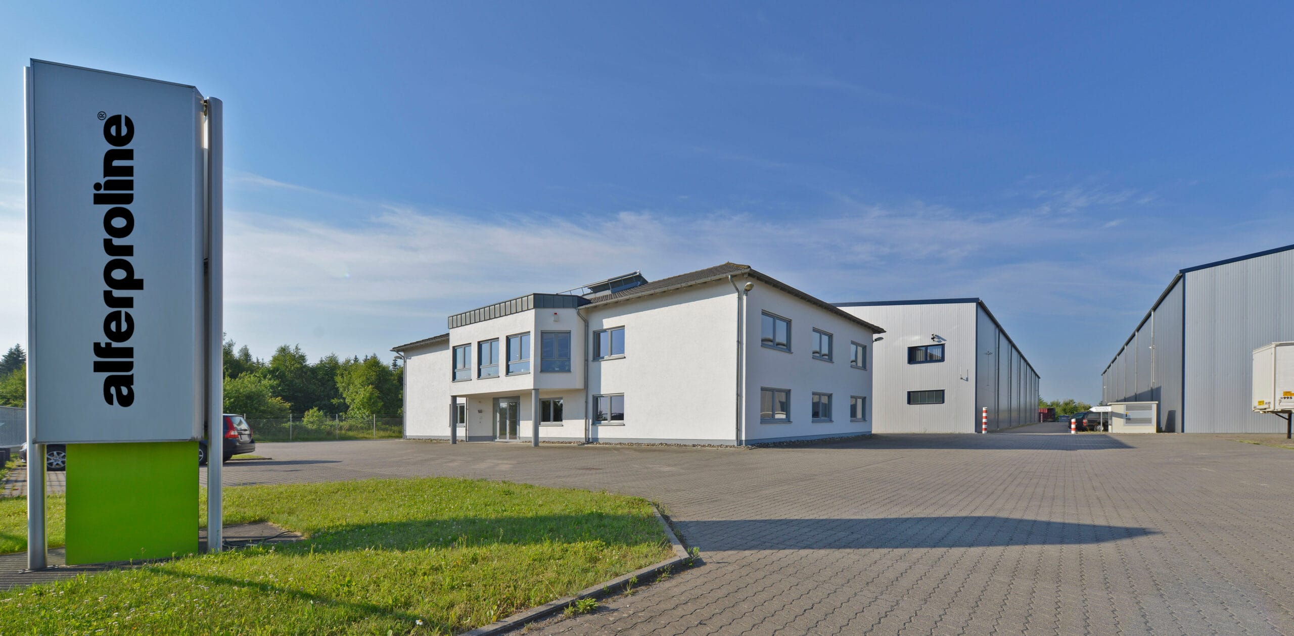 Der Firmensitz ist in Boppard bei Koblenz, der ehemaligen Proline Zentrale, zuhause.