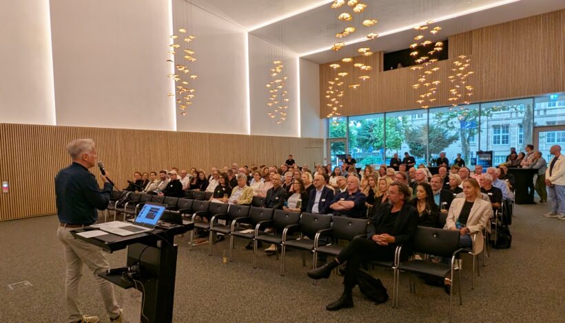 Begrüßte die Teilnehmer zur Veranstaltung und hielt auch selbst einen Impulsvortrag: Dallmer-Architektenberater Ralph Wagner (Foto: Michael Spohr/ Redaktion)