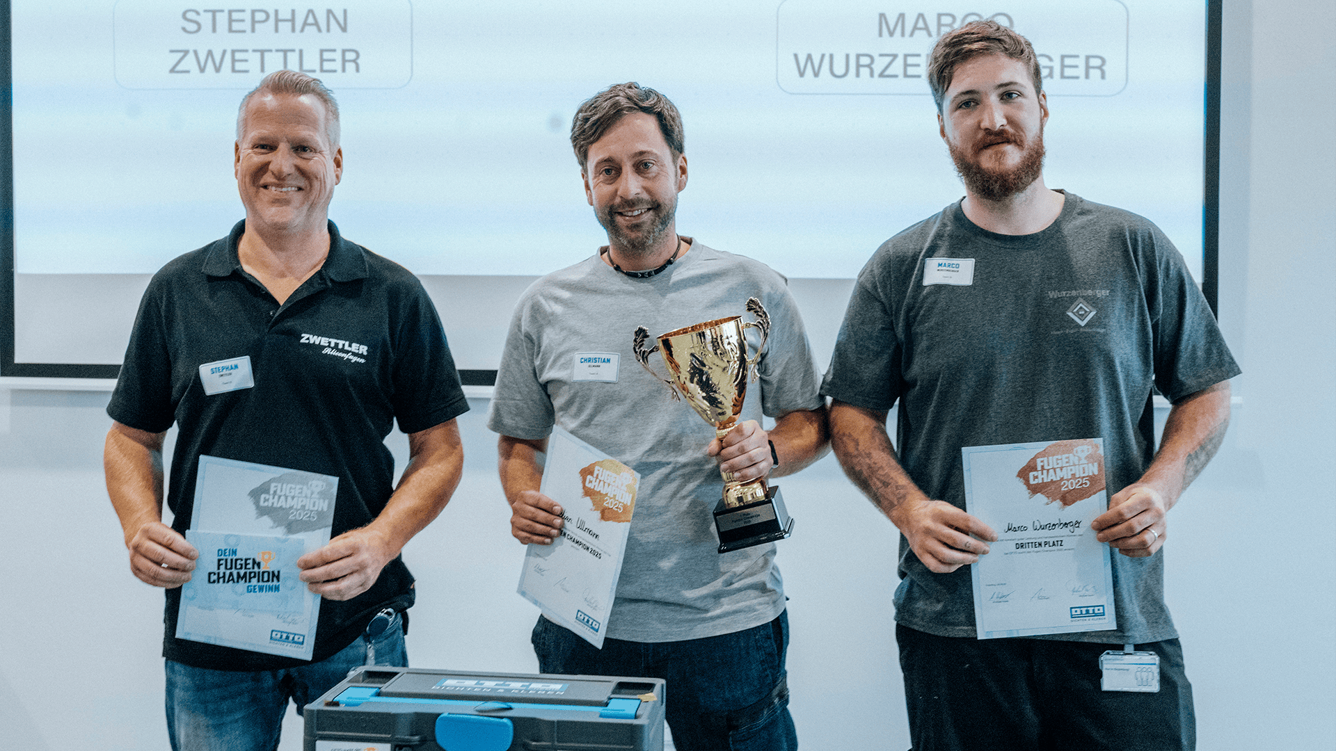 Von links nach rechts: Stephan Zwettler (2. Platz), Christian Ullmann (1. Platz) und Marco Wurzenberger (3. Platz) Quelle: OTTO-CHEMIE