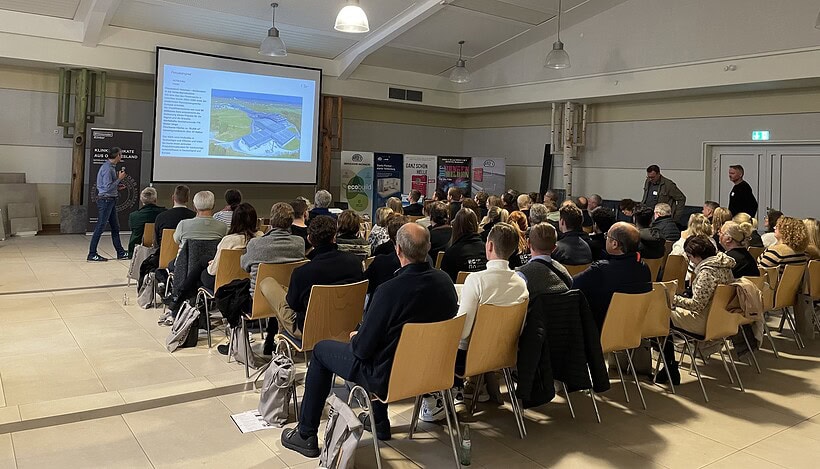 Der 1. Vertrag wurde von Porcelaingres (Fliesenhersteller aus Vetschau) übernommen. Gezeigt wurden u.a. das Betriebsgelände und Details zur Produktion.