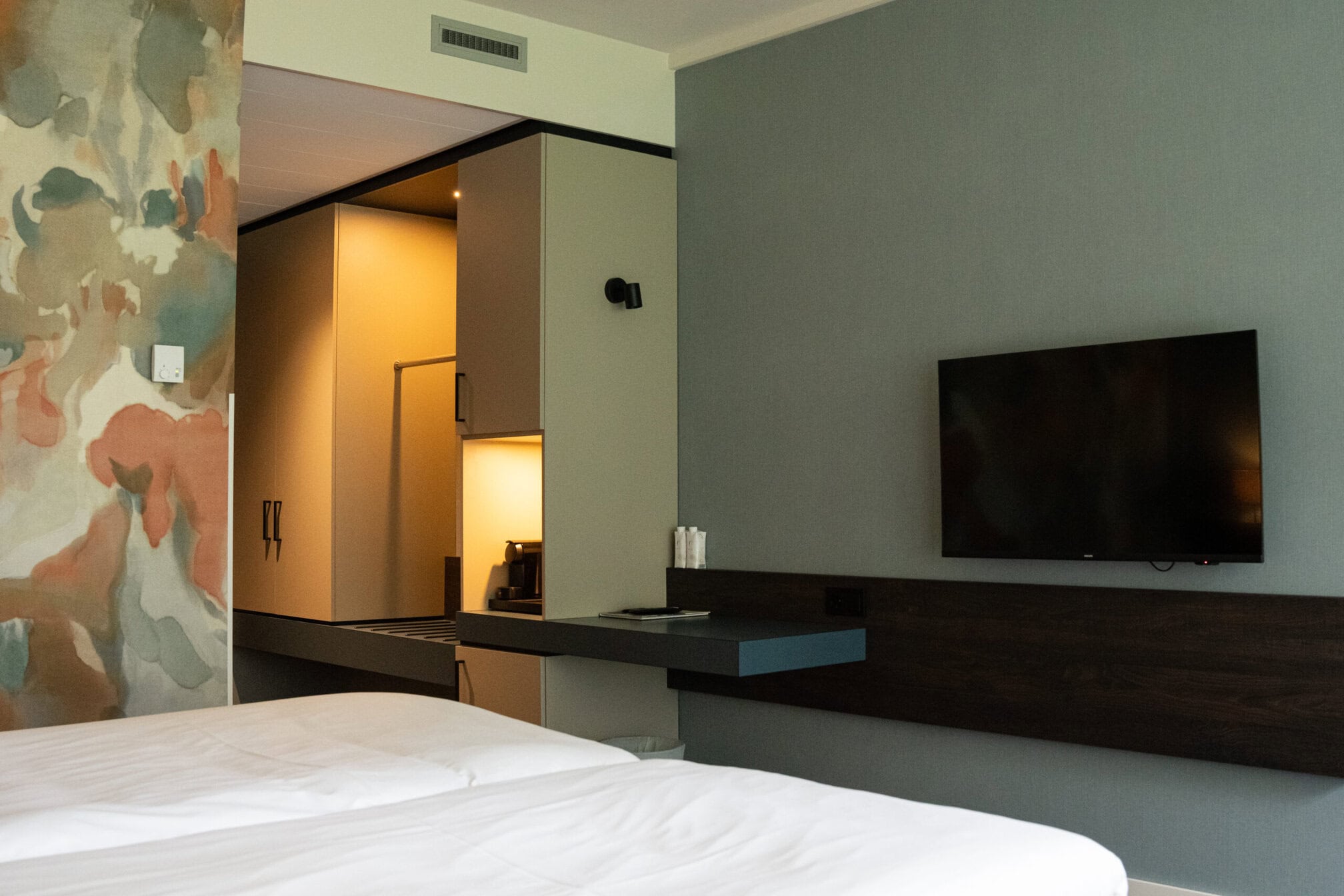 Das Hotel richtet sich an Urlauber und Business-Gäste gleichermaßen.