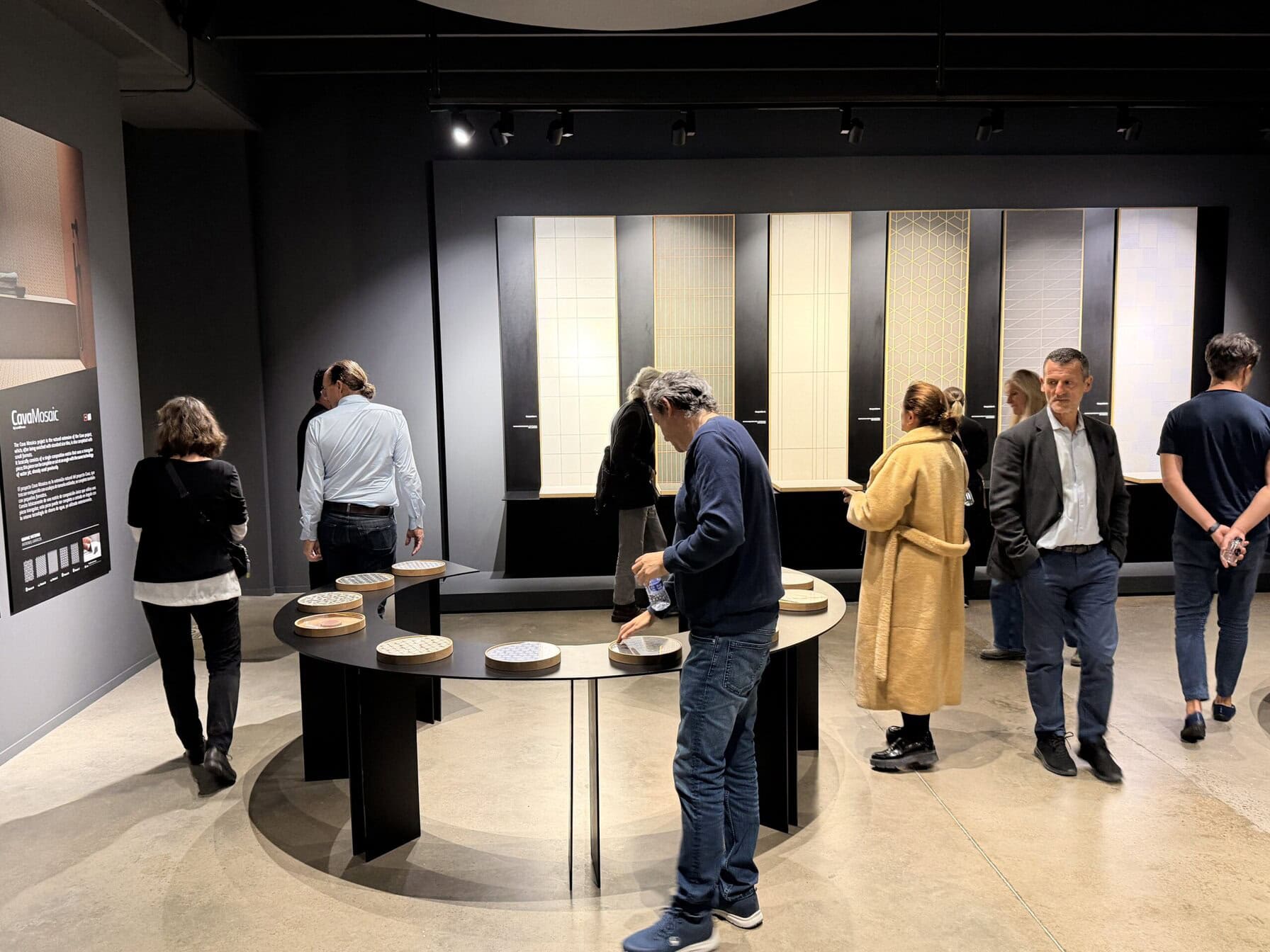 Auch die beeindruckenden Showrooms einiger Hersteller, vor allem bei Living Ceramics, begeisterten die Architekten.