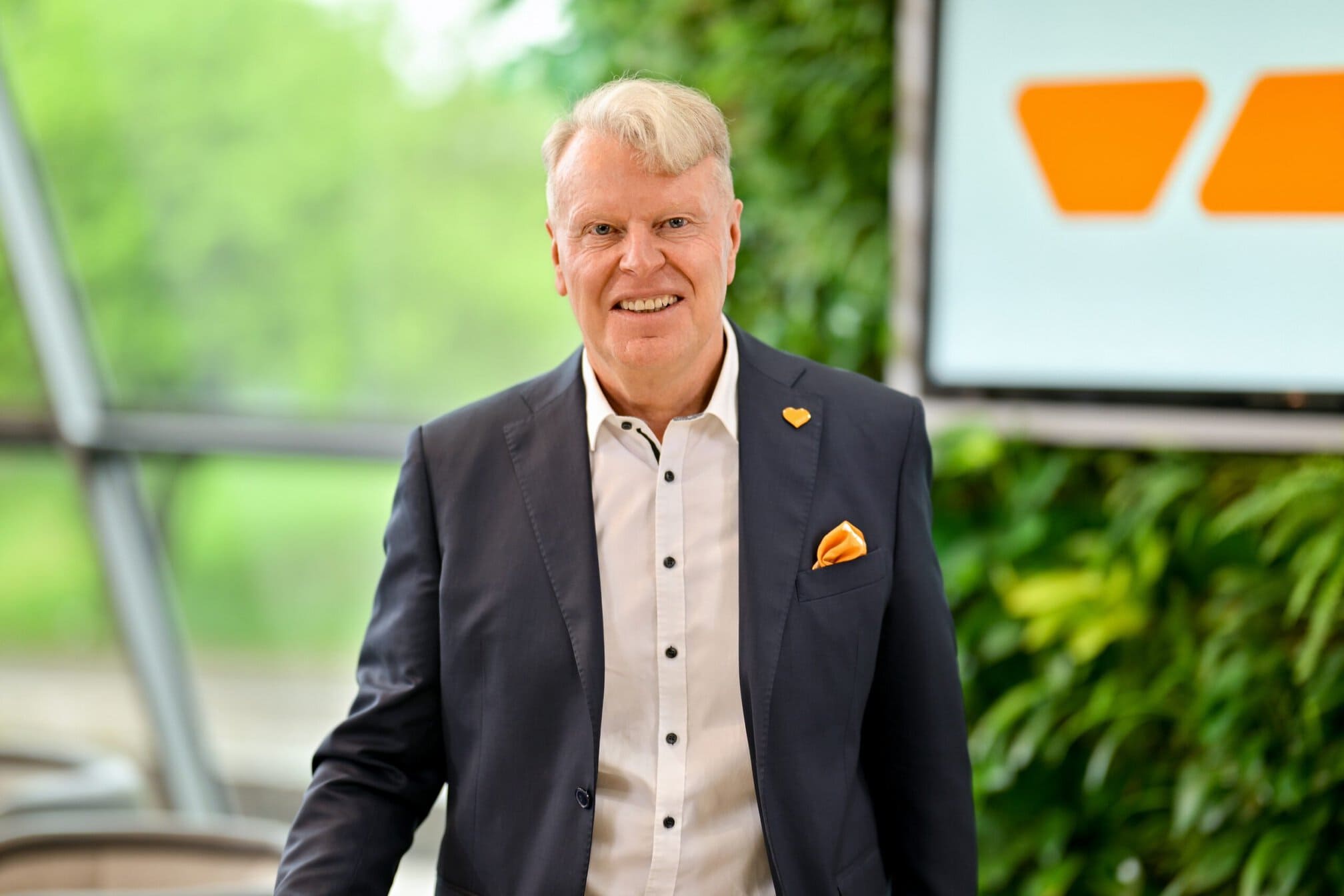 Günter Broeks, langjähriger Gesamtvertriebsleiter und Prokurist von Schlüter-Systems, verlässt das Unternehmen am 30. Juni 2026.