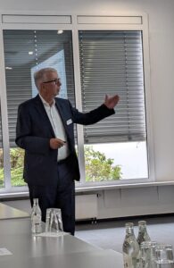 Prof. Dr. Michal Bernecker: Social Media sind längst Bestandteil unseres Alltags geworden.