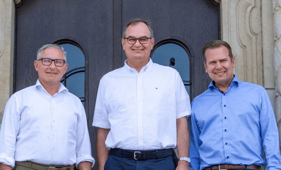 stabwechsel-bei-ardex-rainer-stieglitz-uebergibt-an-christ