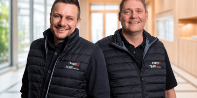Michel Kotucha (links) und Tobias Müller verstärken seit Februar 2026 das Vertriebsteam von Sopro Bauchemie. Foto: Sopro Bauchemie